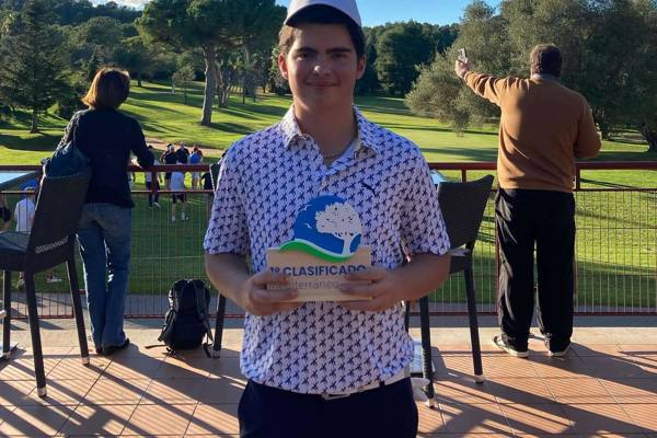Oscar Stendahl i Spanien med Pojklandslaget